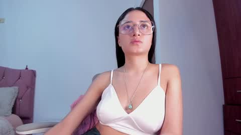 Caroline online show from December 7, 10:06 pm