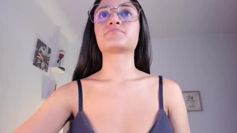 Caroline online show from February 25, 9:46 pm