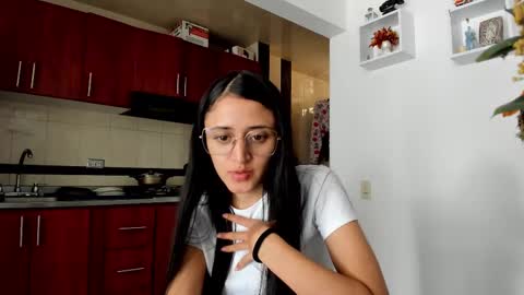 Caroline online show from February 27, 6:42 pm