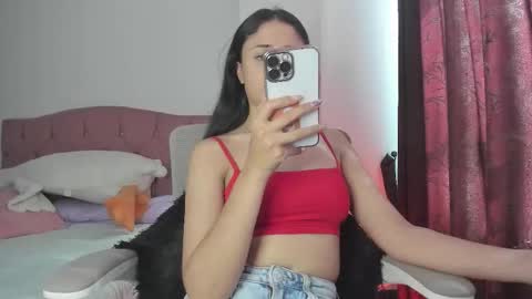 Caroline online show from December 1, 7:30 pm