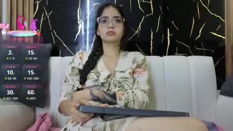 Snapshot of carolina11_pm chatting on April 24, 12:02 am CAROLINA online show from April 24, 12:02 am