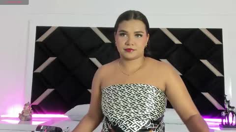 carolina_evannss online show from May 4, 3:46 am