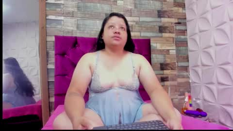 Angie Carolina online show from February 6, 6:44 pm