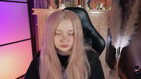 Snapshot of carolina_winter chatting on March 29, 5:29 am Mira online show from March 29, 5:29 am