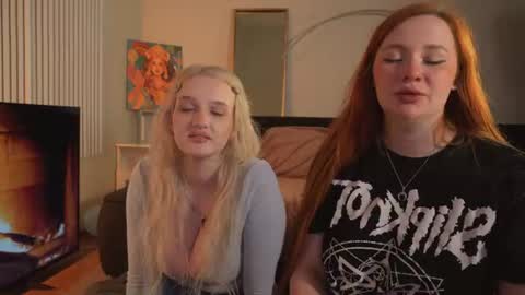 Snapshot of carolina_winter chatting on June 14, 5:42 am Mira online show from June 14, 5:42 am