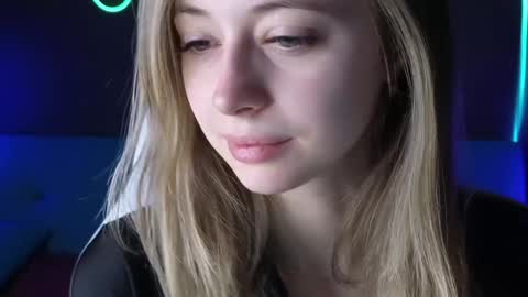 Carolina online show from December 8, 1:02 am