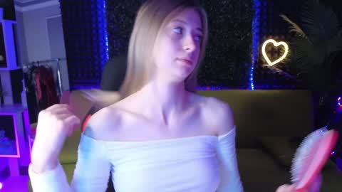 Carolina online show from December 9, 1:07 am