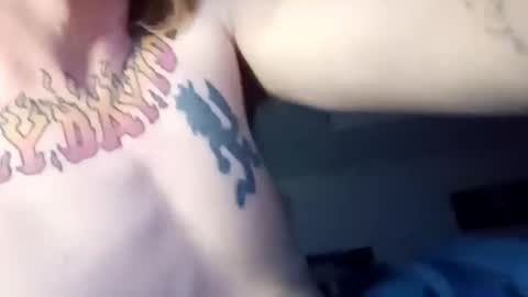 Snapshot of carolinajuggalo17 chatting on April 4, 5:38 am carolinajuggalo17 online show from April 4, 5:38 am