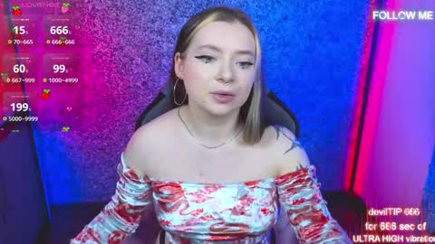 Snapshot of carolinareaperr chatting on October 8, 11:52 am Ask me better xx online show from October 8, 11:52 am