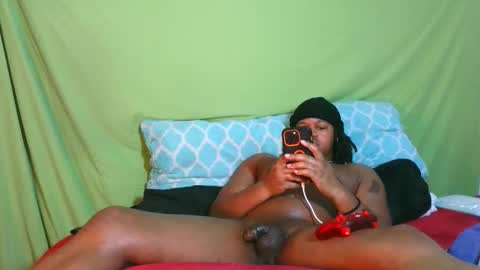 Snapshot of carolinayungin96 chatting on October 24, 12:30 am carolinayungin96 online show from October 24, 12:30 am