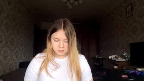 carolindueno online show from February 20, 11:32 am