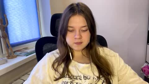 Snapshot of carolindueno chatting on March 6, 7:38 am carolindueno online show from March 6, 7:38 am