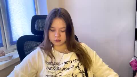 Snapshot of carolindueno chatting on March 9, 7:56 am carolindueno online show from March 9, 7:56 am