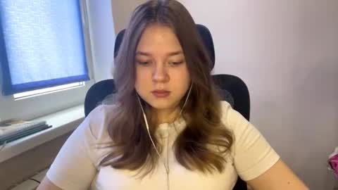 Snapshot of carolindueno chatting on March 13, 7:59 am carolindueno online show from March 13, 7:59 am