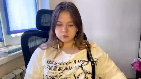 Snapshot of carolindueno chatting on March 16, 8:51 am carolindueno online show from March 16, 8:51 am