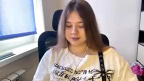 Snapshot of carolindueno chatting on March 17, 7:55 am carolindueno online show from March 17, 7:55 am