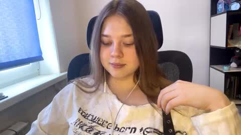 Snapshot of carolindueno chatting on March 19, 10:08 am carolindueno online show from March 19, 10:08 am