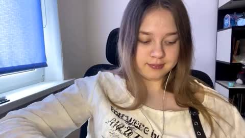 Snapshot of carolindueno chatting on March 25, 7:47 am carolindueno online show from March 25, 7:47 am