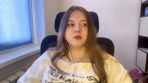 Snapshot of carolindueno chatting on March 29, 8:03 am carolindueno online show from March 29, 8:03 am