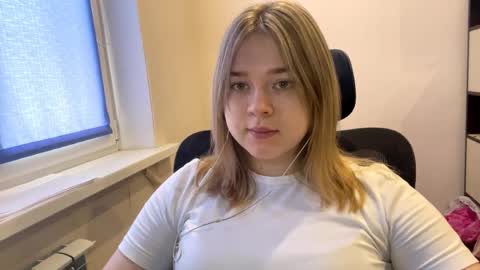 Snapshot of carolindueno chatting on April 5, 9:17 am carolindueno online show from April 5, 9:17 am