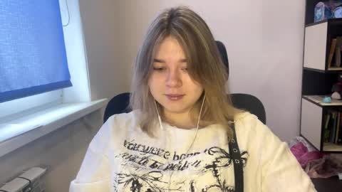 Snapshot of carolindueno chatting on April 6, 7:53 am carolindueno online show from April 6, 7:53 am