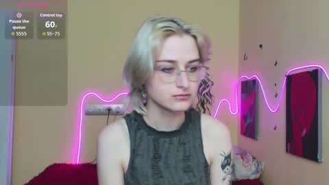 Snapshot of caroline_carterr chatting on October 16, 2:56 am Caroline online show from October 16, 2:56 am