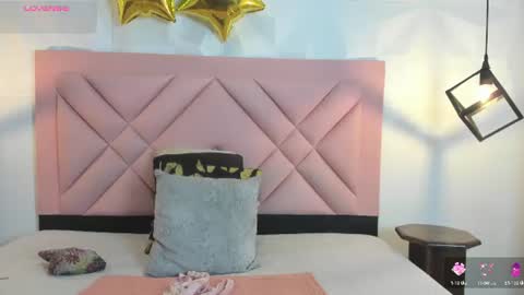Snapshot of caroline_daring chatting on July 9, 12:42 pm caroline daring online show from July 9, 12:42 pm