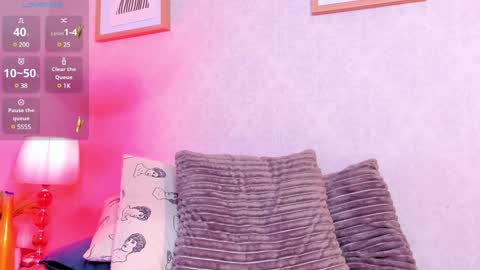  Caroline  online show from December 21, 5:51 pm