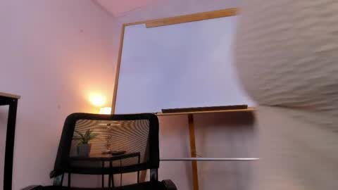 Snapshot of caroline_dh chatting on April 20, 10:29 am Caroline online show from April 20, 10:29 am