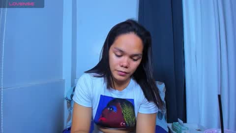 Snapshot of caroline_east chatting on October 28, 5:59 pm caroline_east online show from October 28, 5:59 pm