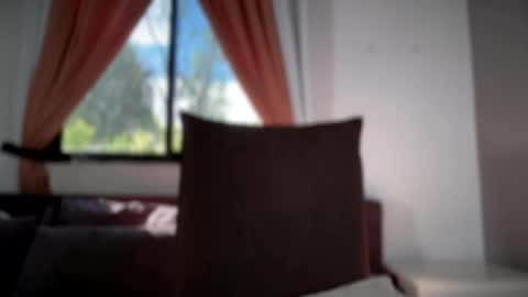 Snapshot of caroline_east chatting on May 4, 12:06 am caroline_east online show from May 4, 12:06 am