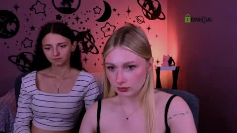 Snapshot of caroline_honeyy chatting on May 31, 9:16 am Caroline online show from May 31, 9:16 am