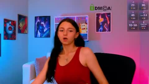 Snapshot of caroline_honeyy chatting on June 8, 10:48 am Caroline online show from June 8, 10:48 am