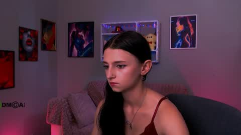 Snapshot of caroline_honeyy chatting on June 11, 12:36 pm Caroline online show from June 11, 12:36 pm