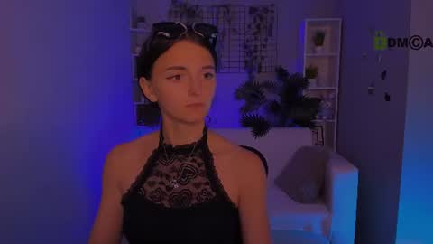 Caroline online show from July 29, 7:12 pm