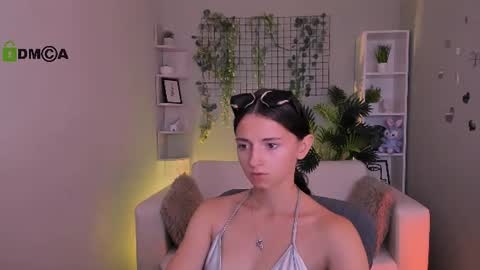 Caroline online show from August 2, 9:41 am