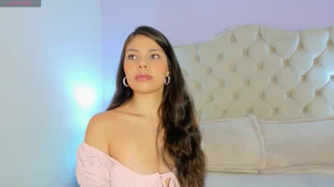 Caroline online show from February 26, 8:08 pm