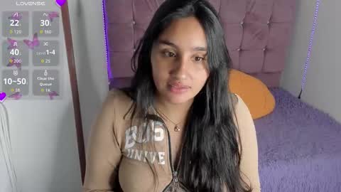 caroline_rodriguez_9 online show from September 25, 11:52 pm