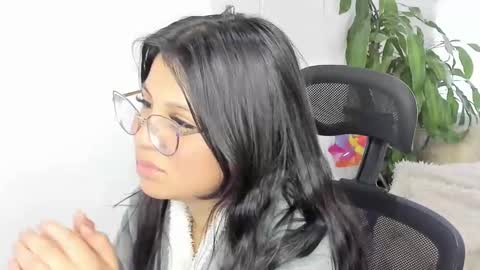 caroline_rodriguez_9 online show from September 27, 4:12 pm