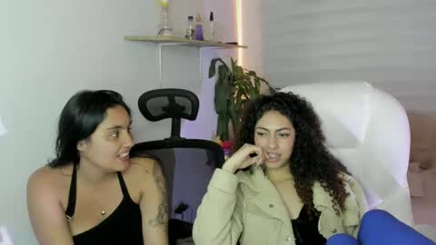 caroline_rodriguez_9 online show from October 11, 7:51 am