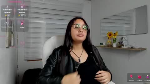 Snapshot of caroline_rodriguez_9 chatting on April 11, 7:40 pm caroline_rodriguez_9 online show from April 11, 7:40 pm