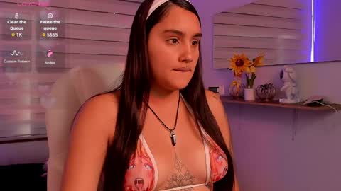 Snapshot of caroline_rodriguez_9 chatting on April 15, 7:58 pm caroline_rodriguez_9 online show from April 15, 7:58 pm