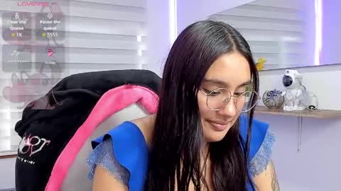 Snapshot of caroline_rodriguez_9 chatting on April 27, 7:01 pm caroline_rodriguez_9 online show from April 27, 7:01 pm