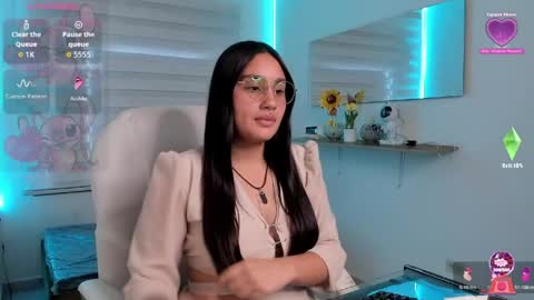 Snapshot of caroline_rodriguez_9 chatting on April 30, 9:52 pm caroline_rodriguez_9 online show from April 30, 9:52 pm