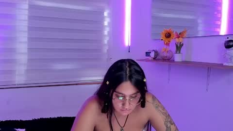 Snapshot of caroline_rodriguez_9 chatting on May 21, 8:49 pm caroline_rodriguez_9 online show from May 21, 8:49 pm