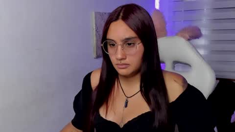 Snapshot of caroline_rodriguez_9 chatting on June 12, 7:13 pm caroline_rodriguez_9 online show from June 12, 7:13 pm