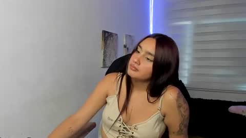 caroline_rodriguez_9 online show from June 26, 6:56 pm