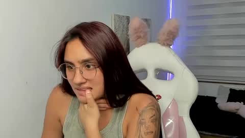 caroline_rodriguez_9 online show from July 23, 1:58 am