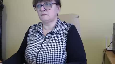 CarolineDream  online show from February 3, 6:34 am