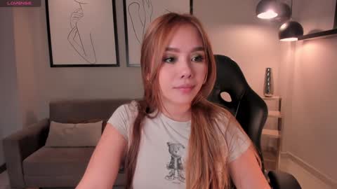 Snapshot of carolinegrace_ chatting on January 18, 10:39 am Caro online show from January 18, 10:39 am